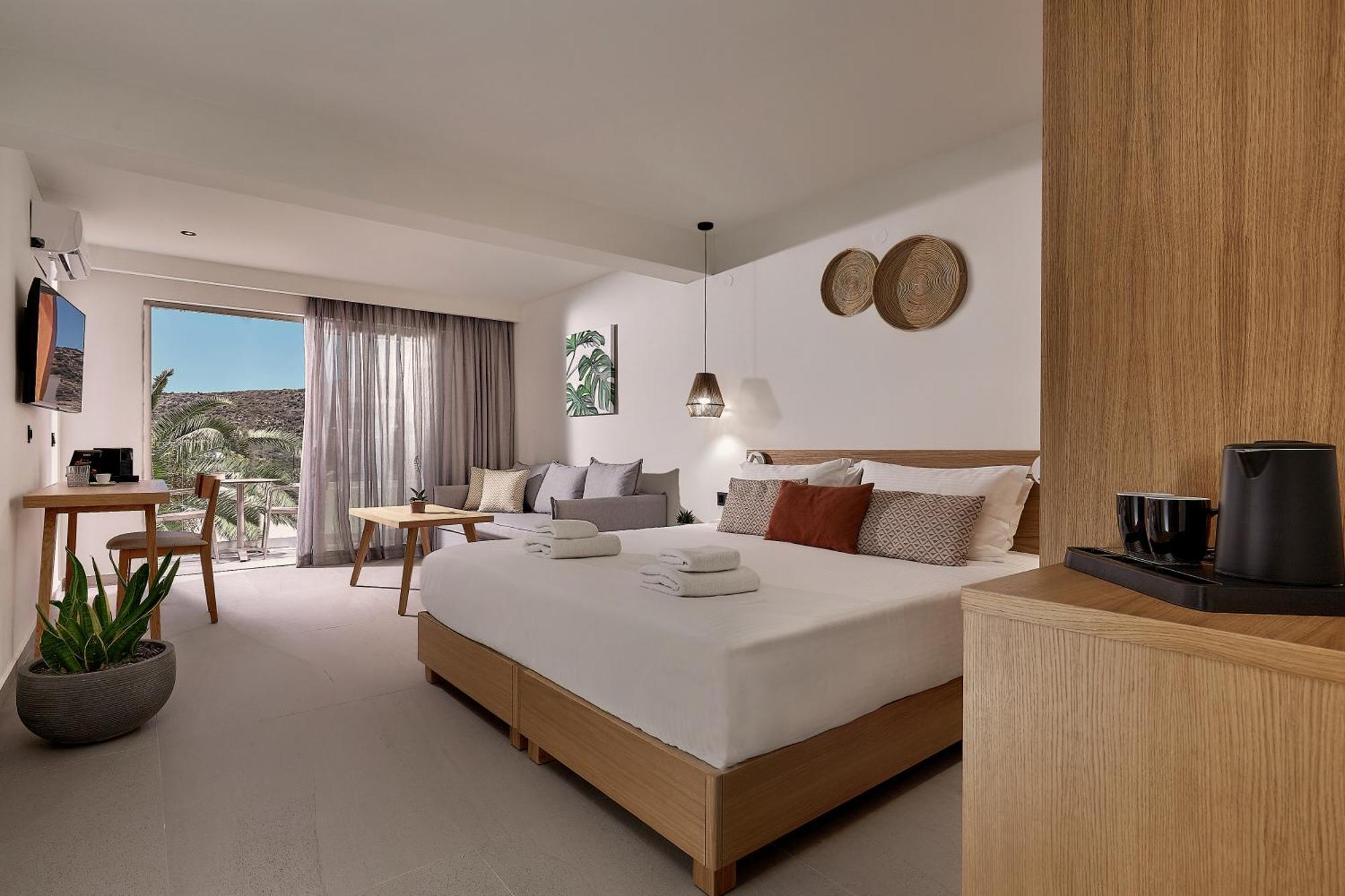 Enorme Santanna Island Hotel Sissi Buitenkant foto
