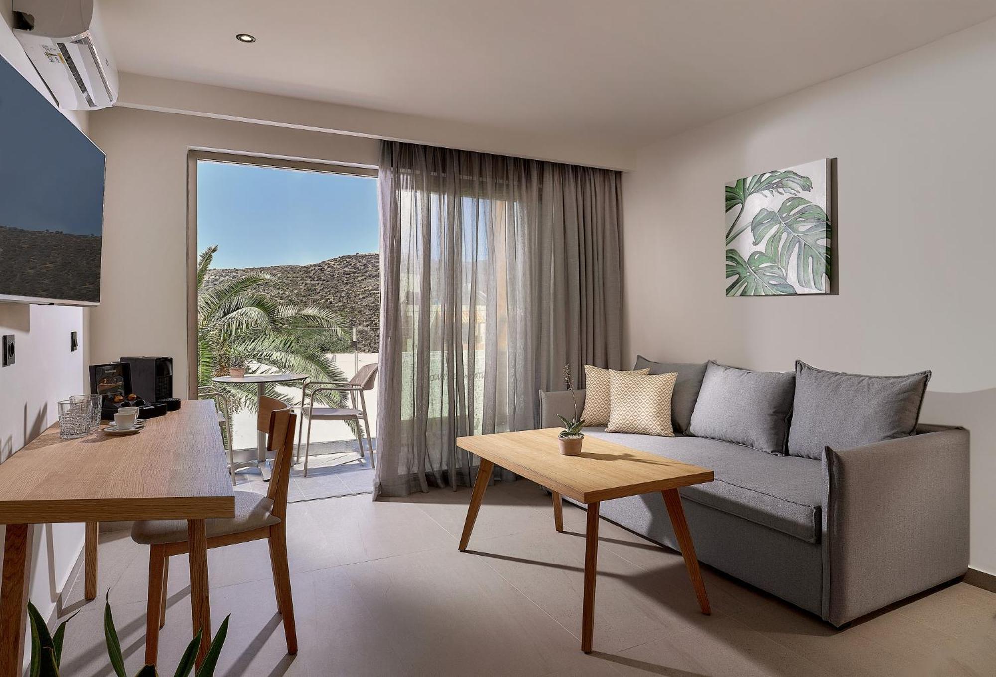 Enorme Santanna Island Hotel Sissi Buitenkant foto