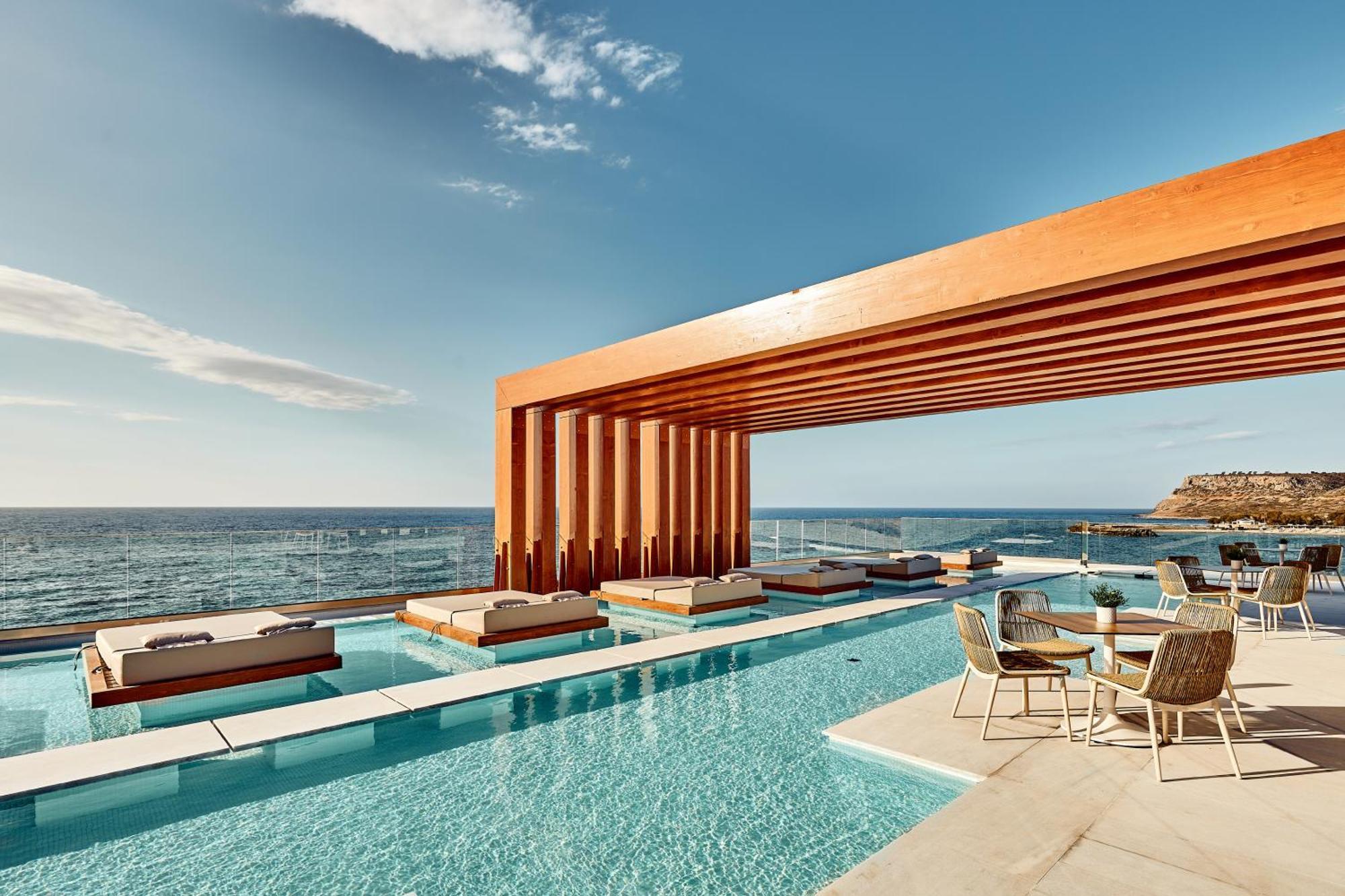 Enorme Santanna Island Hotel Sissi Buitenkant foto