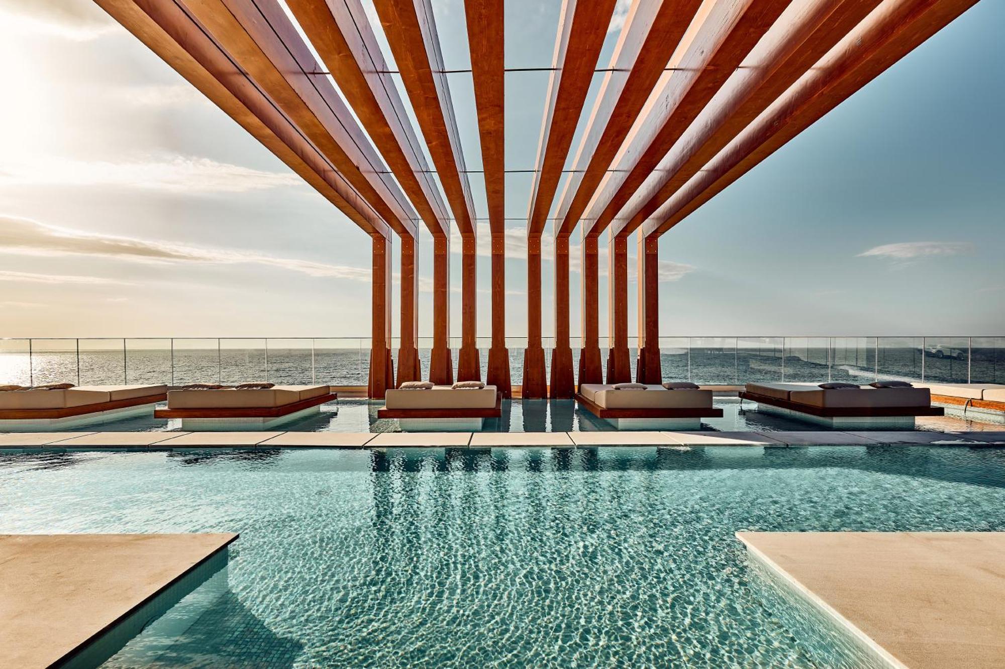 Enorme Santanna Island Hotel Sissi Buitenkant foto