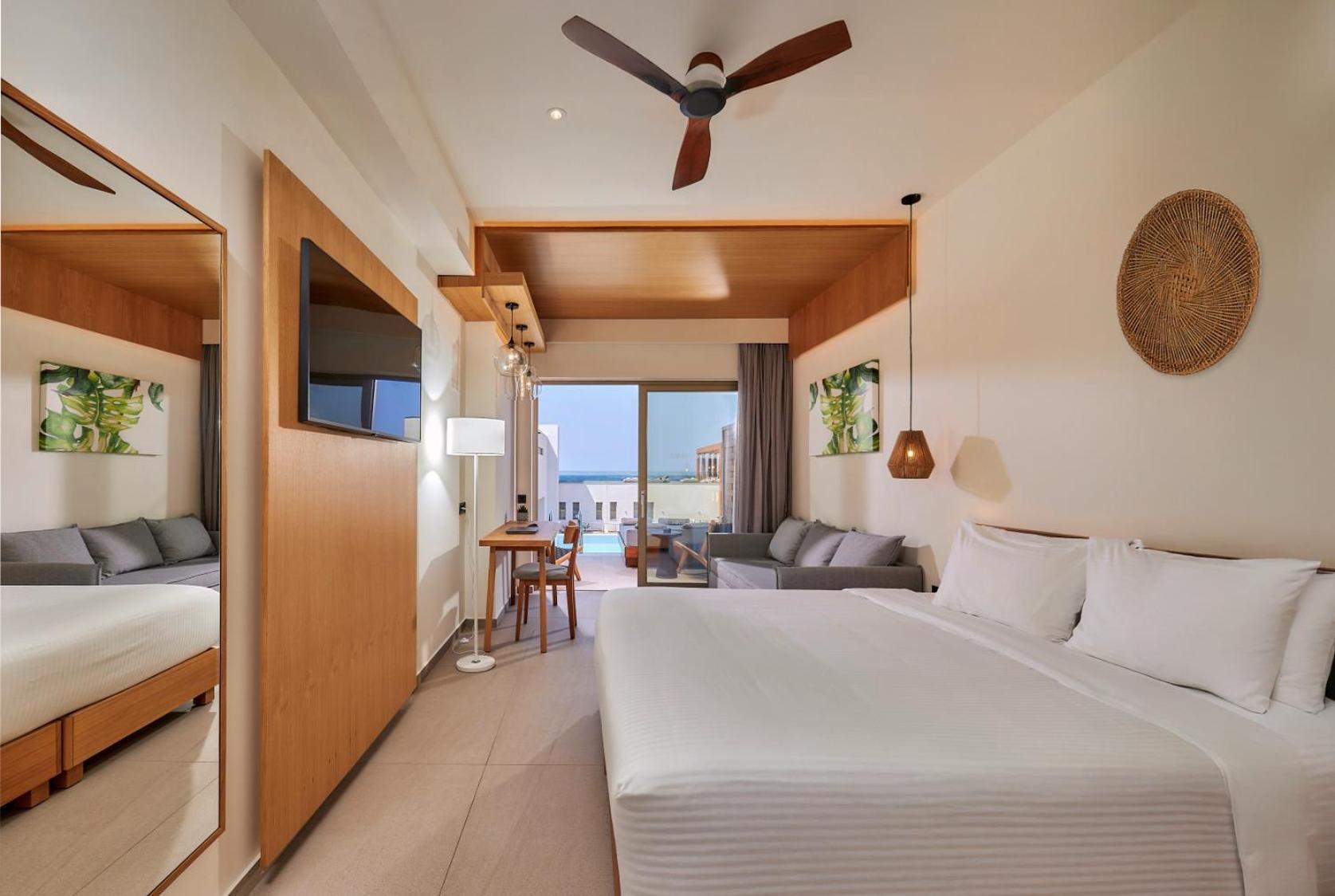 Enorme Santanna Island Hotel Sissi Buitenkant foto