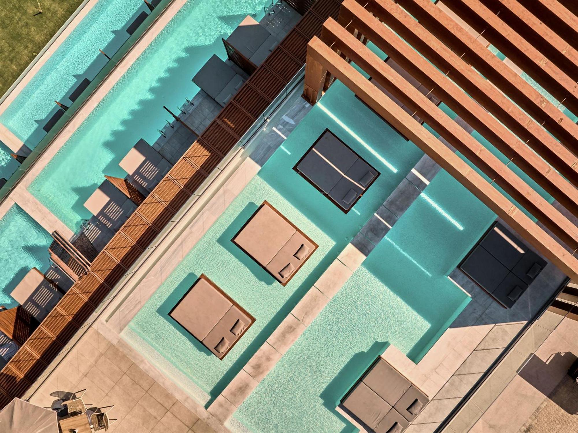 Enorme Santanna Island Hotel Sissi Buitenkant foto